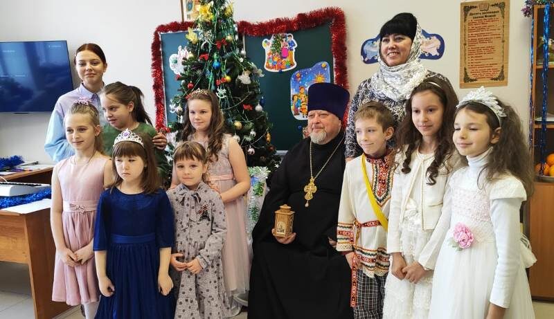 Праздник, посвященный Рождеству Христову прошел в воскресной школе Никольского храма г. Борисоглебска